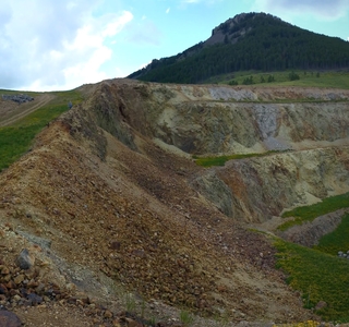  Panoramic view of the mine scar on the mountain