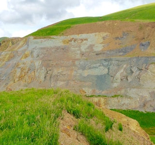  View of the mined top side view from the right